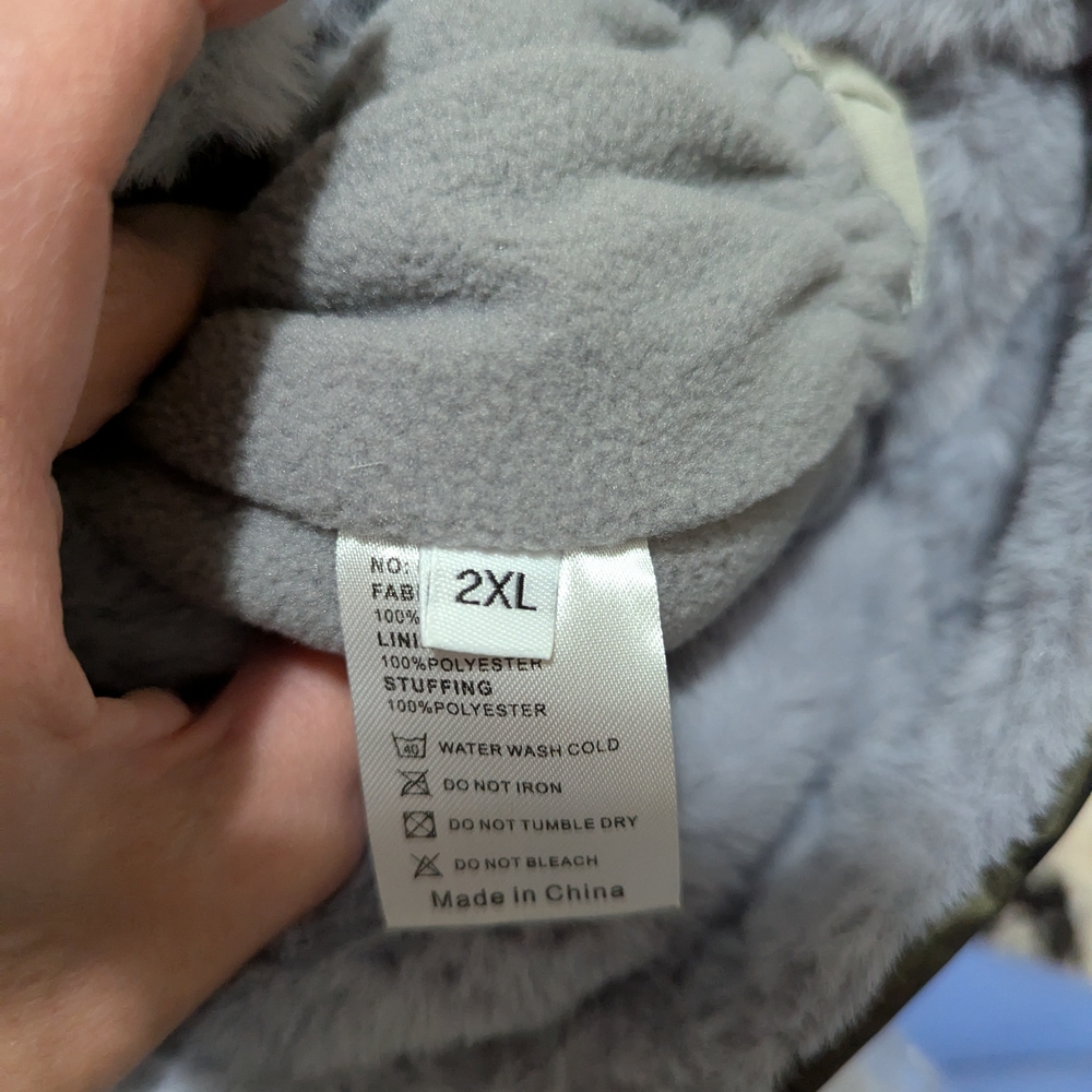 Camouflage Puffer Vest - Picture 2 of 3